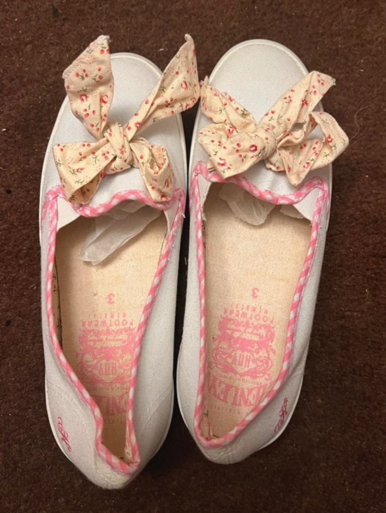 Henleys canvas flat shoes with bow detail