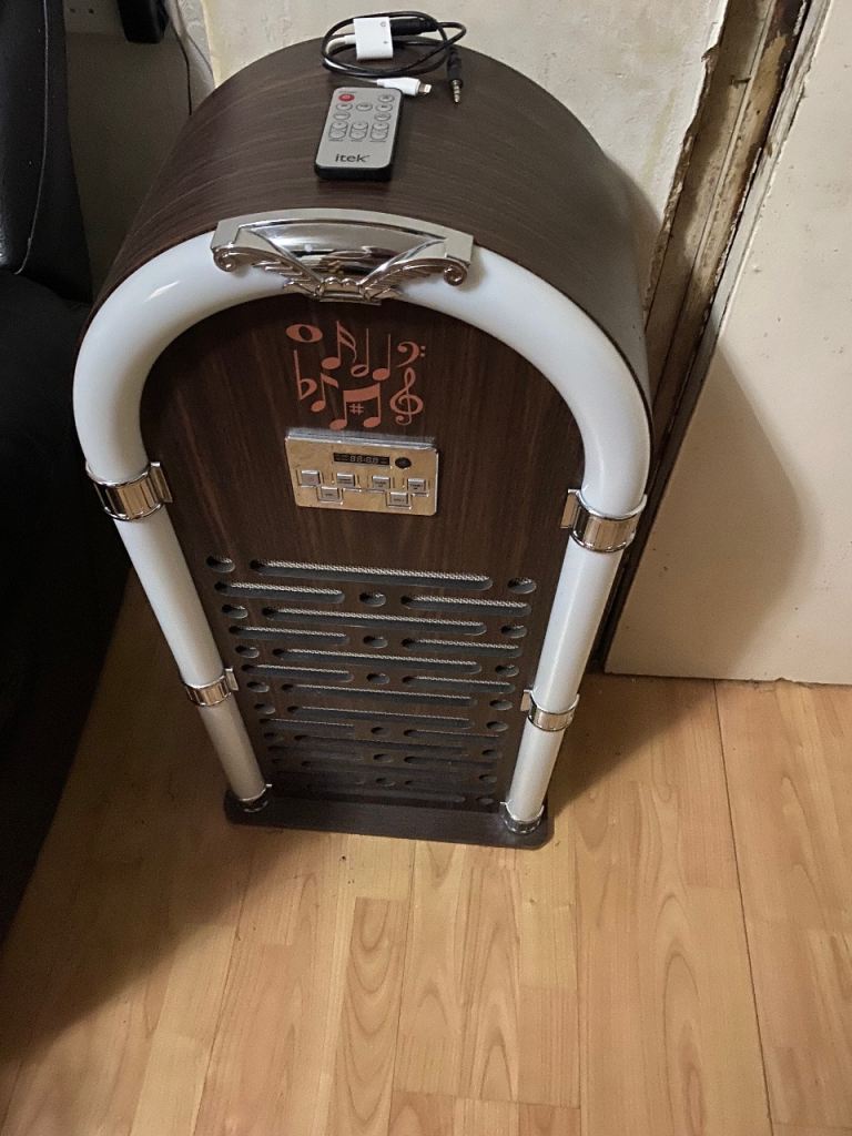 Itek Jukebox Bluetooth Speaker with Remote – Good Condition