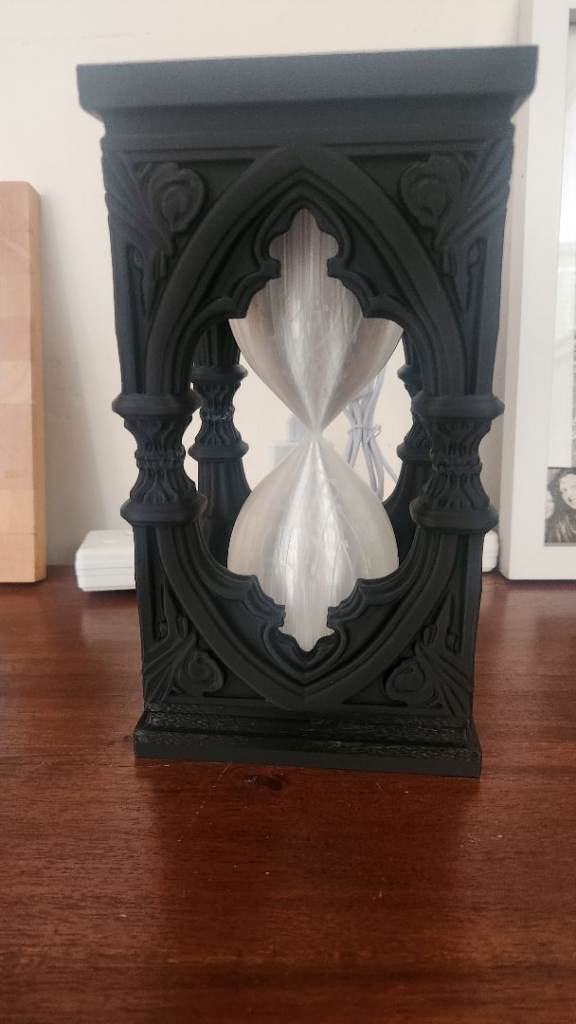 Gothic design hour glass table lamp
