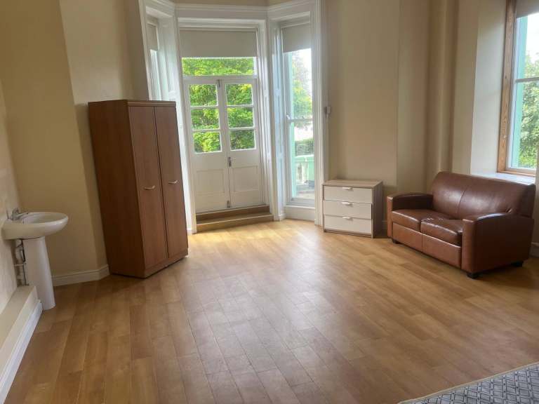Room To Rent St Lukes Road, Torquay.