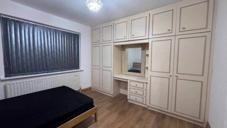 Beautiful Double and single room in Hounslow 
