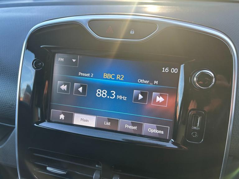 2015 Renault Clio 0.9 TCE 90 Dynamique S MediaNav Energy 5dr HATCHBACK Petrol Manual