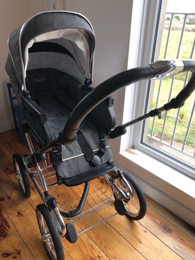 Silvercross sleepover pram £30