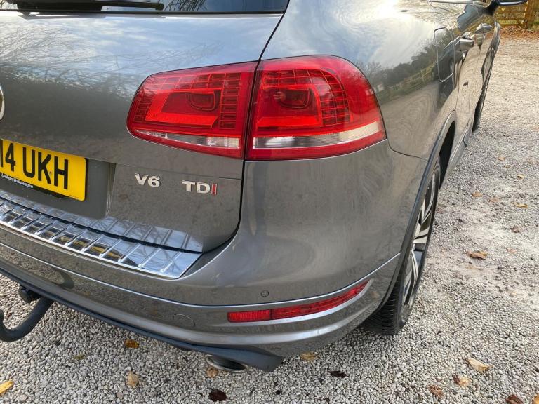 2014 Volkswagen Touareg 3.0 TDI V6 BlueMotion Tech R-Line Tiptronic 4WD Euro 5 (s/s) 5dr ESTATE D...