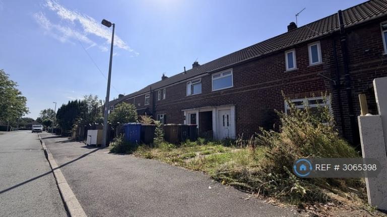 3 bedroom house in Castleway, Manchester, M27 (3 bed) (#3065398)