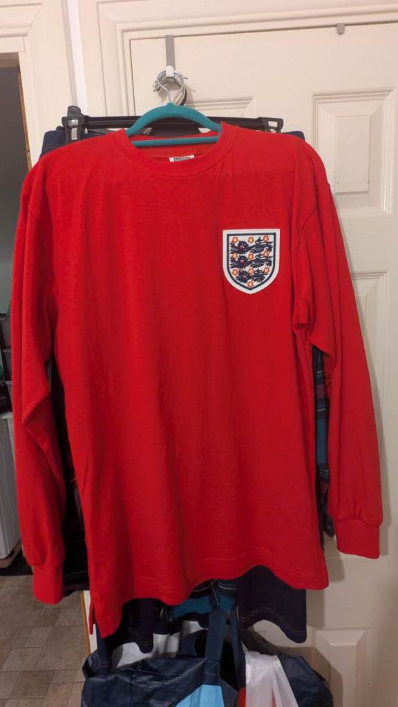 Score Draw England Official Retro Football Shirt - Red, Size M