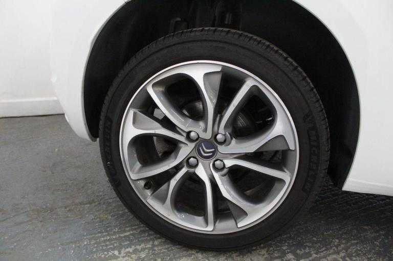 CITROEN DS4 1.6 e-HDi Airdream DStyle Nav Euro 5 (s/s) 5dr 2015