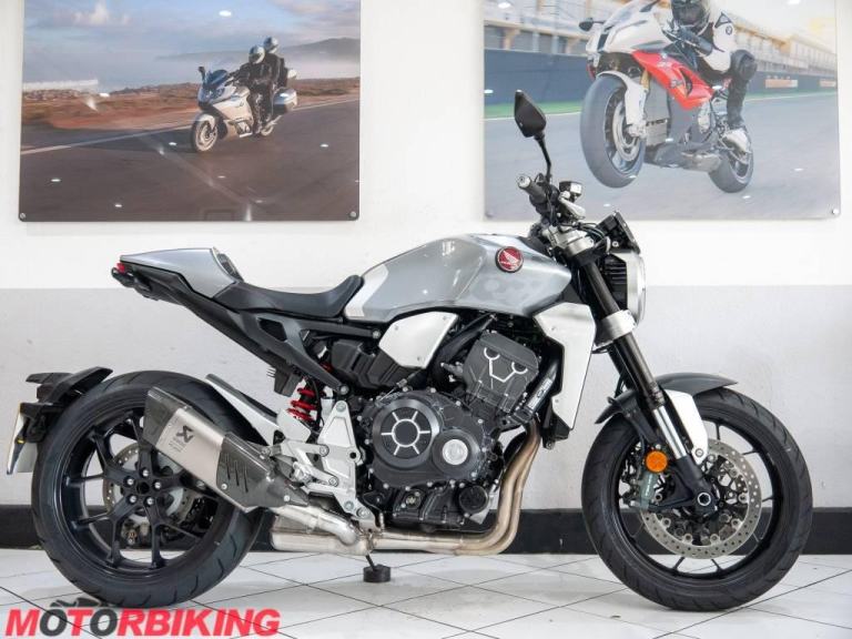 2019 (19) Honda CB1000R + Plus - Stunning bike, low miles & two owners!!