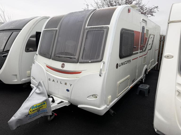 Bailey Unicorn Vigo Transverse Island Bed Full Rear Bathroom