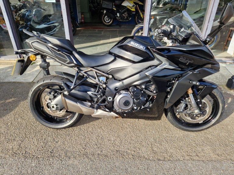 SUZUKI GSX-S 1000 GT IN BLACK