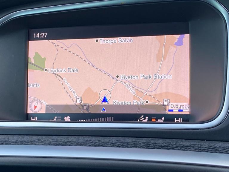 2018 Volvo V40 T3 [152] Inscription 5dr - Sat Nav &amp; Rear Camera &amp; Heated Seats HATCHBACK ...