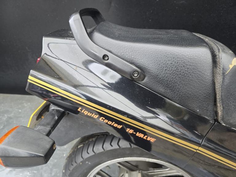 KAWASAKI GPZ 600 R PROJECT BIKE HPI CLEAR