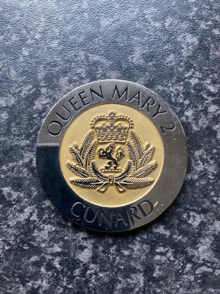 Queen Mary 2 fridge magnet 