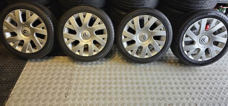 Citroen Genuine 17 alloy wheels + 4 x tyres 205 50 17