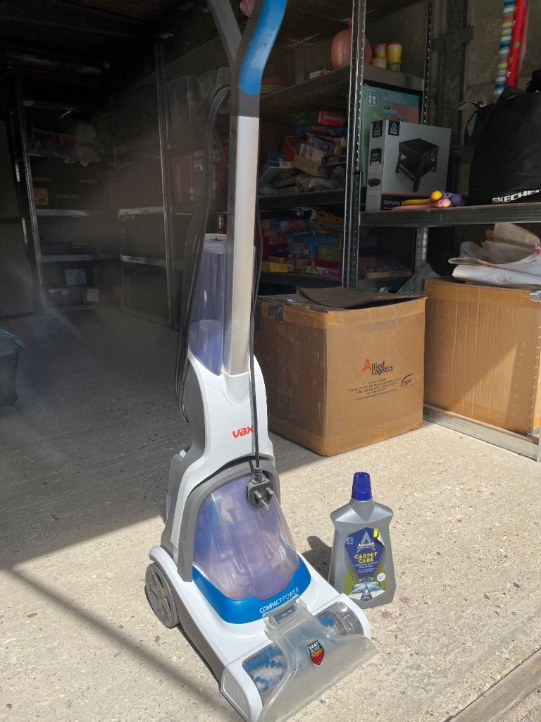 Vax Carpet Cleaner - water and shampoo based