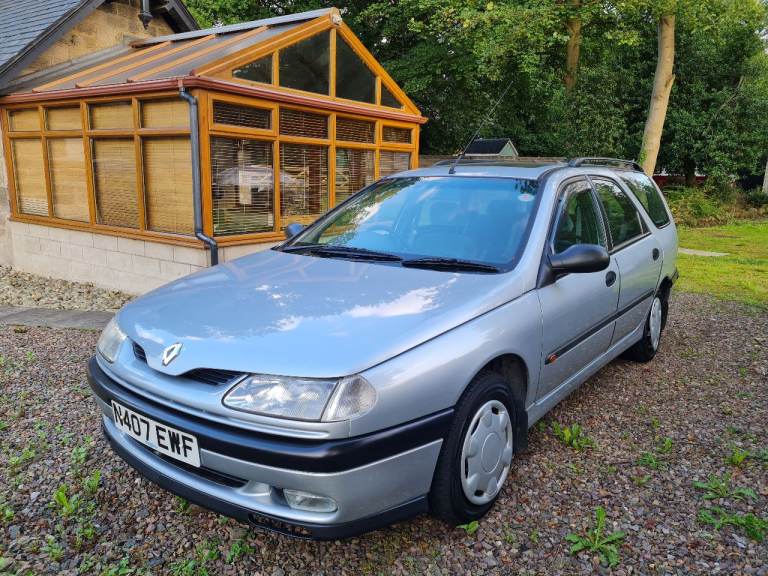 RENAULT LAGUNA ESTATE 2lt. ULEZ COMPLIANT. CURRENT MOT. ALLOY WHEELS. TOW BAR. ROOF BARS