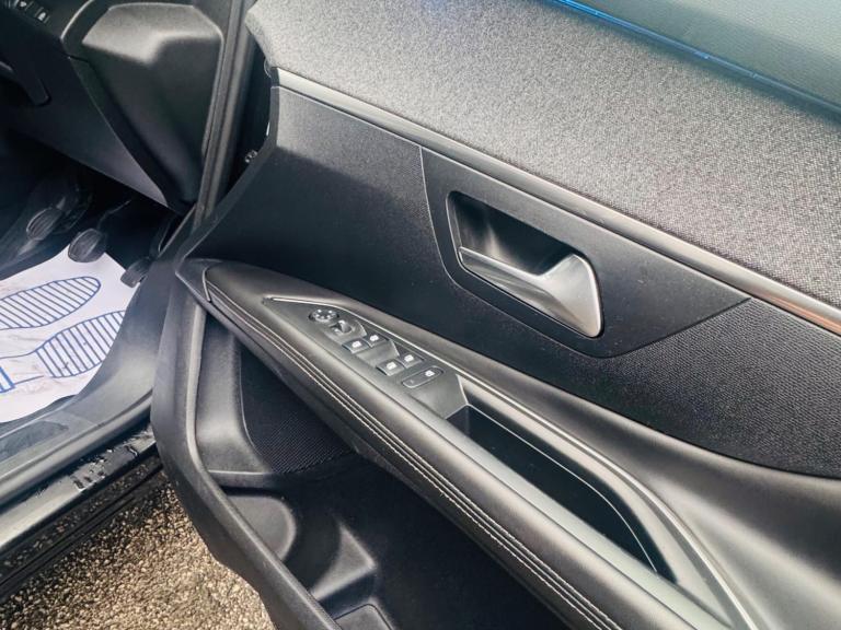 2018 Peugeot 3008 1.2 PureTech Allure 5dr HATCHBACK PETROL Manual