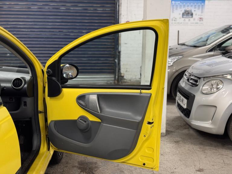 2010 Peugeot 107 1.0 Urban 5dr 2-Tronic HATCHBACK Petrol Automatic