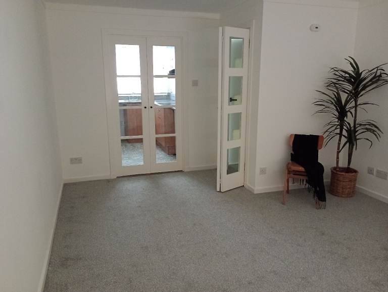 2 Bed 1 Bathroom Ground floor Apartment