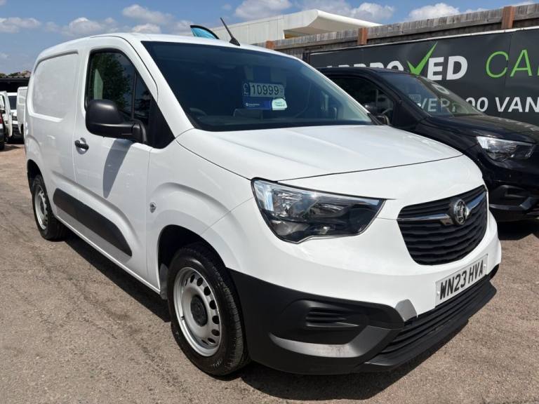 2023 Vauxhall Combo White 1.5 Turbo D 2300 Prime van, 35,300 miles, Euro 6, 6-speed manual, A/C P...