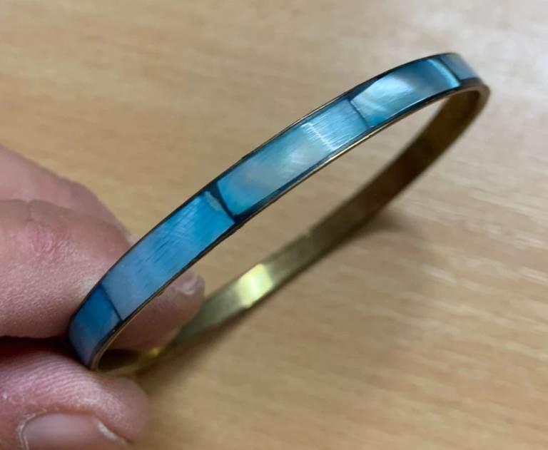 Vintage Brass Blue Mother Of Pearl Bangle Bracelet MOP 7.19 GRAMS 7cm LONG