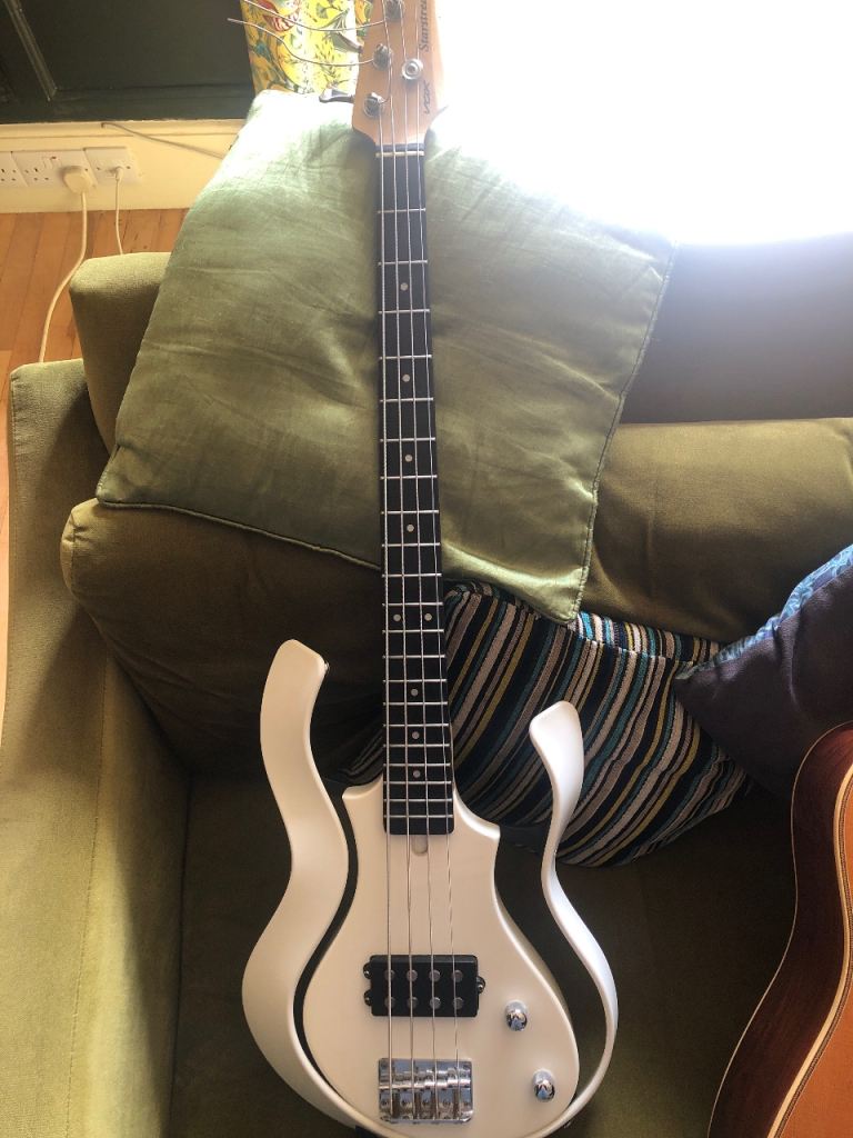 Vox starstream bass guitar shortscale