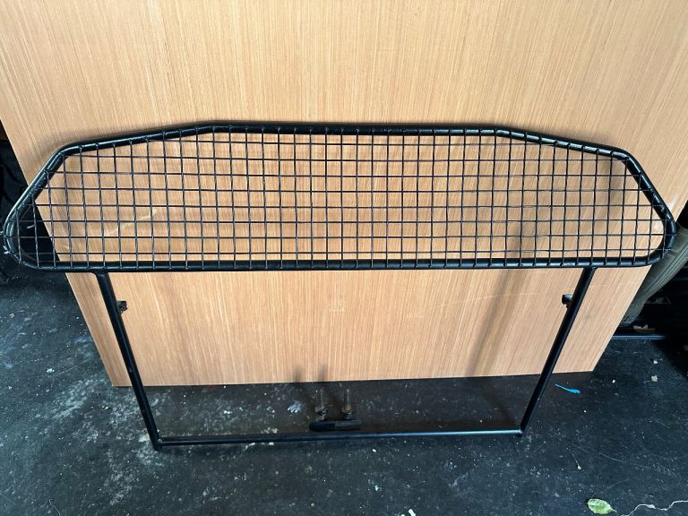 BMW X1 dog guard 2013 onwards