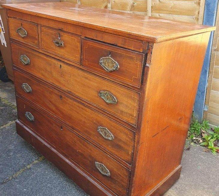 Georgian chest of drawers