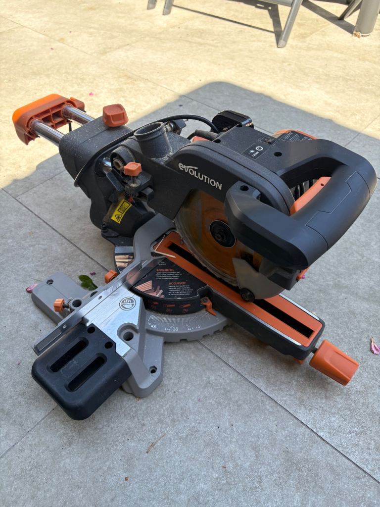 Evolution mitre saw 