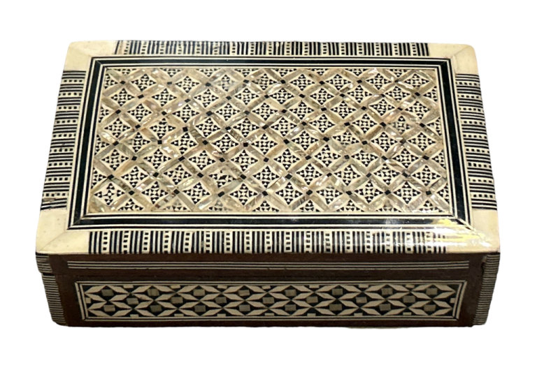 Mother of Pearl Jewellery Box Handcrafted in Egypt Rectangular 17x10x5cm