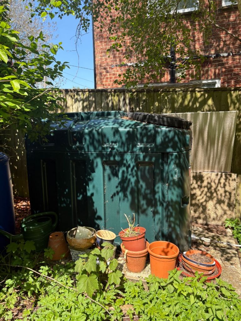 Bunded Oil Tank with Remaining Heating Oil – Buyer to Collect