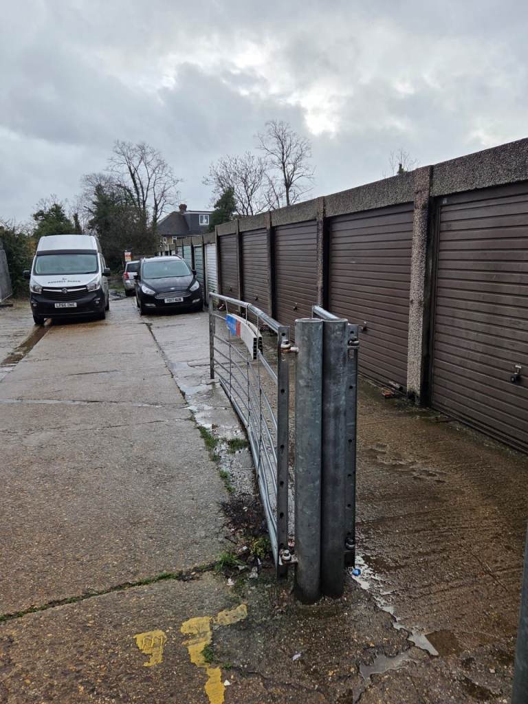 Garage for rent 