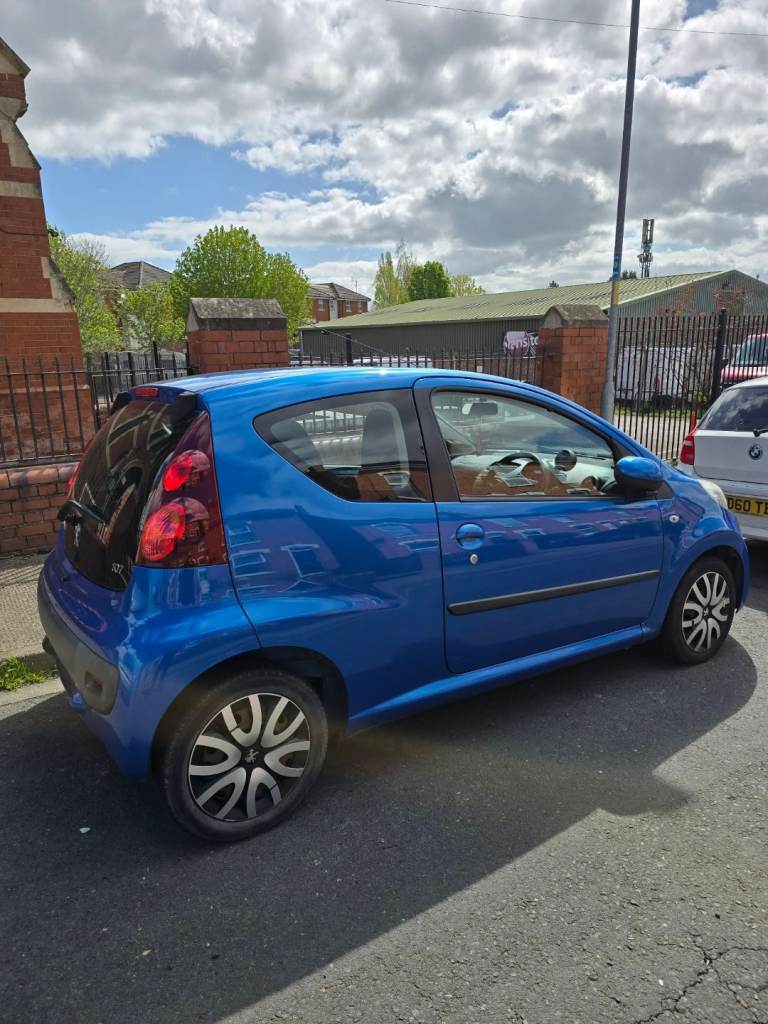 Peugeot, 107, Hatchback, 2014, Manual, 998 (cc), 3 doors