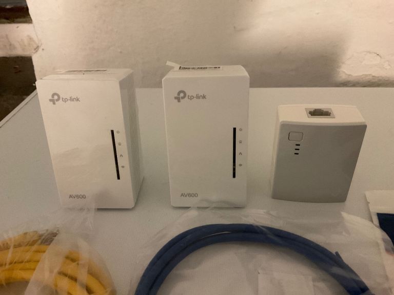 Tp Link WiFi extender kit (WPA4220T)