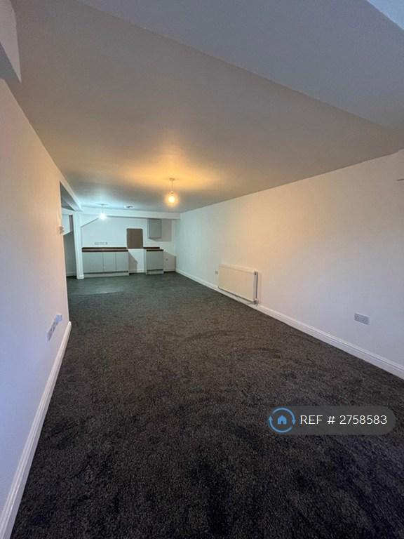 2 bedroom flat in Cherry Tree Place, St. Helens, WA9 (2 bed) (#2758583)