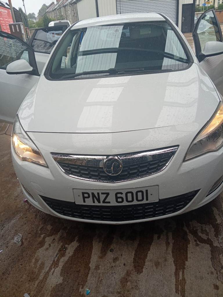Vauxhall, ASTRA, Hatchback, 2011, Manual, 1398 (cc), 5 doors