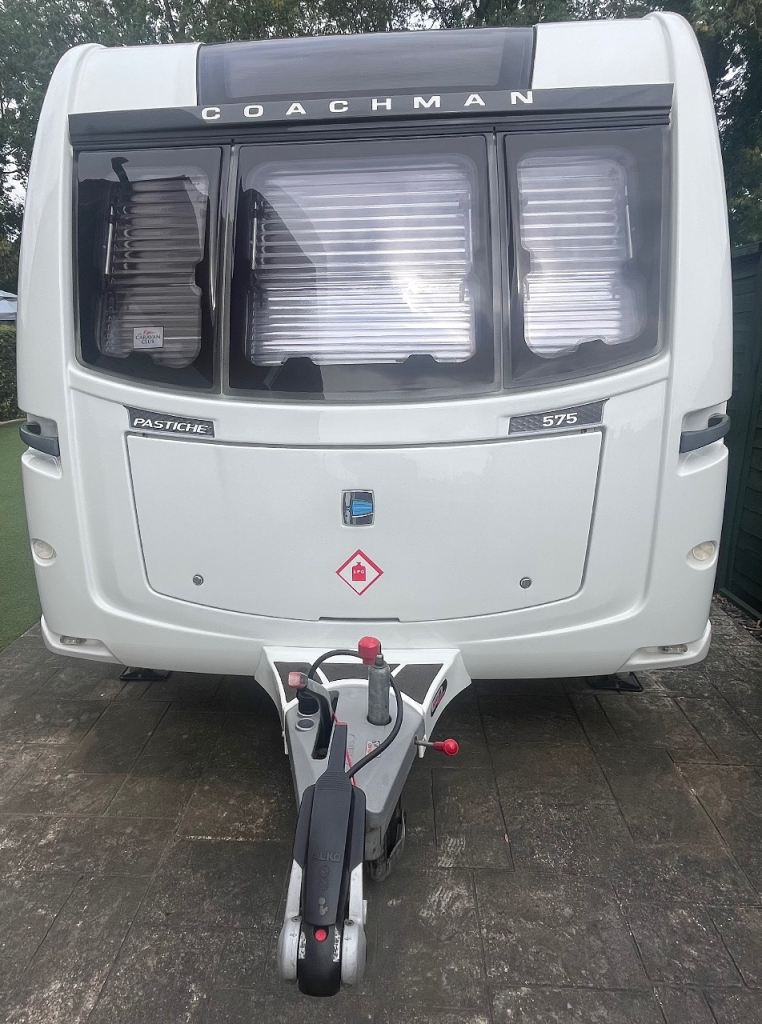 Coachman Pastiche 575