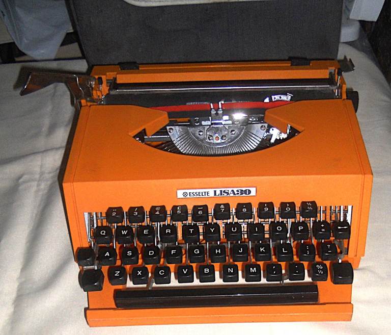 Vintage Orange Esselte Lisa 30 Manual Typewriter – Retro 1970s Style – With Original Bag