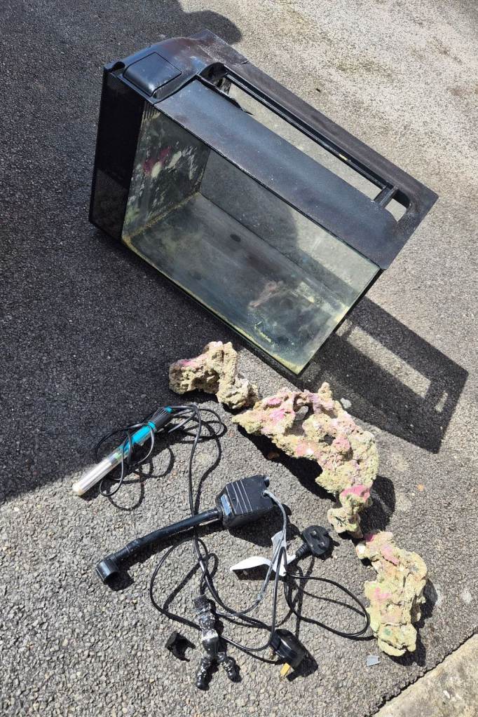 Fluval Sea Evo Aquarium Kit 52 Litre Marine Fish Tank Wih Rocks, Filter & Heater