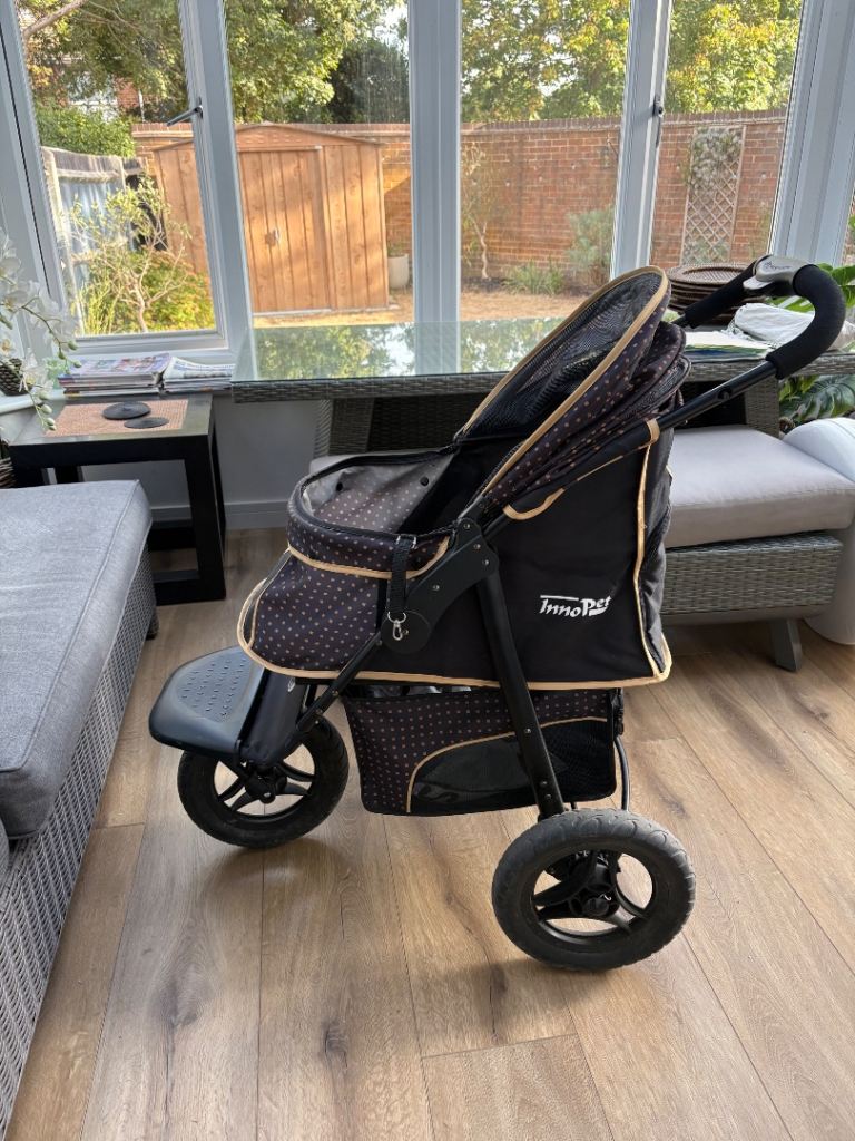 InnoPet Adventure Dog & Cat Stroller for dogs up to 30kg. 12" wheels