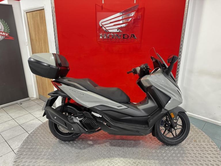 Brand new Honda NSS125 Forza with Smart Top Box