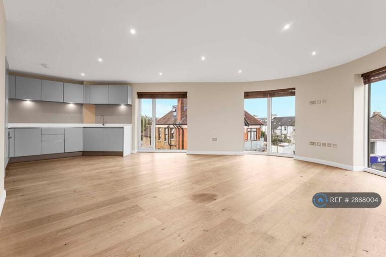 2 bedroom flat in East Barnet Road, Barnet, EN4 (2 bed) (#2888004)