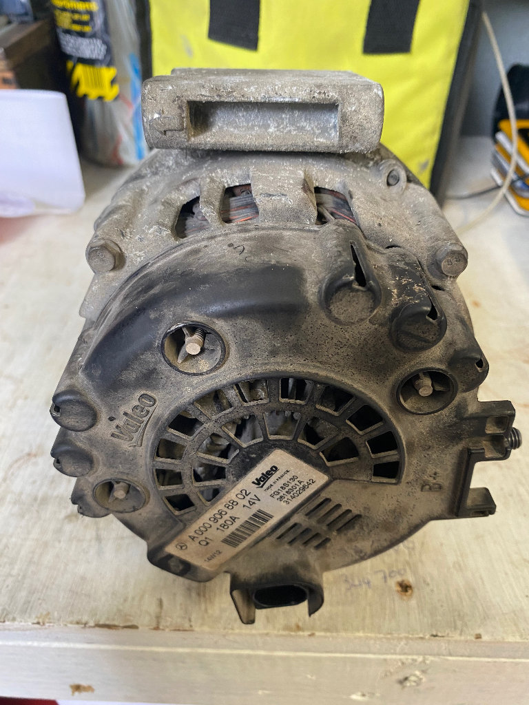 2014 MERCEDES VITO 116CDI ALTERNATOR USED CONDITION 
