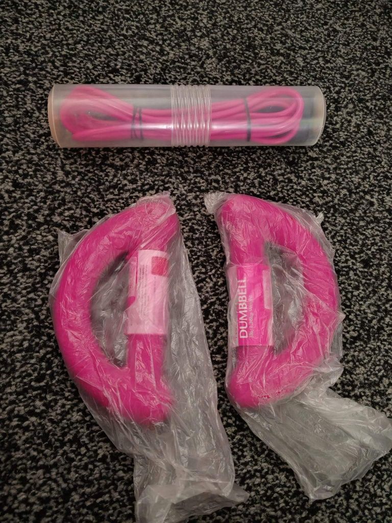 New Tickled pink 10th anniversary dumbbells 1.36kg (3lbs) in weight and skipping rope