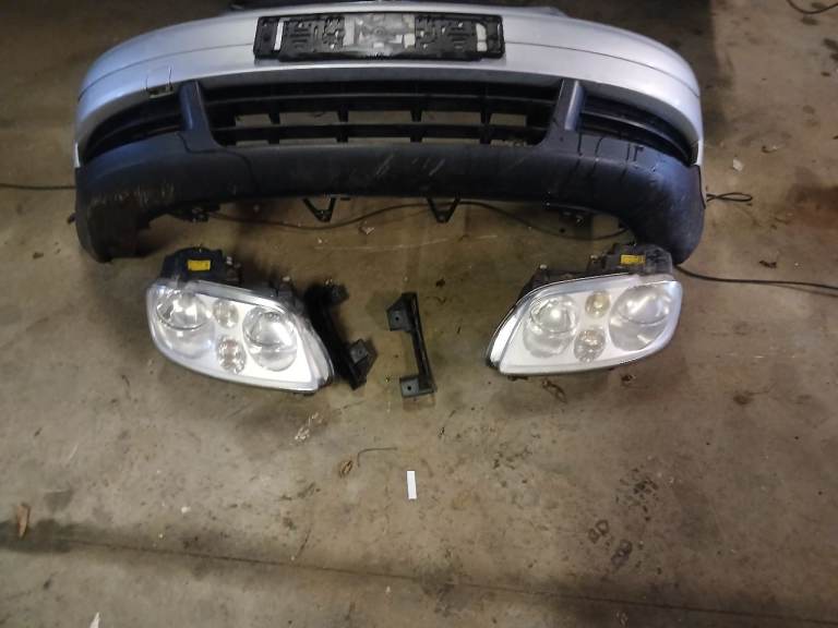 2006 vw touran front bumper and lights 