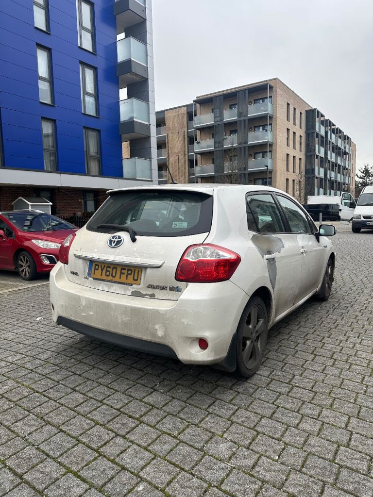Toyota Auris - Drives Like New - Hybrid - 2 Keys - FULL SERVICE HISTORY