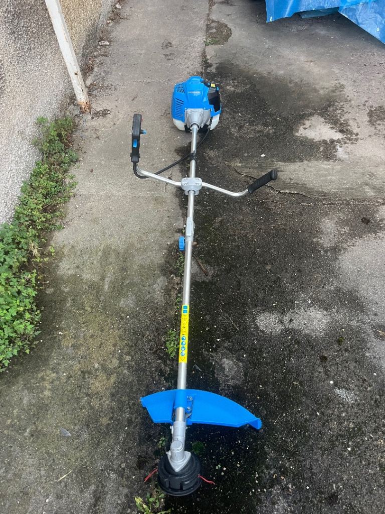 SGS PETROL STRIMMER - spares or repairs