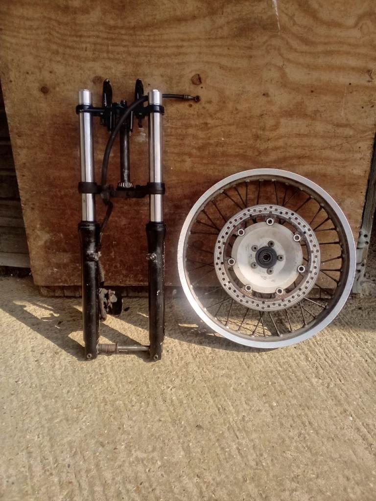 Kawasaki W650 front end