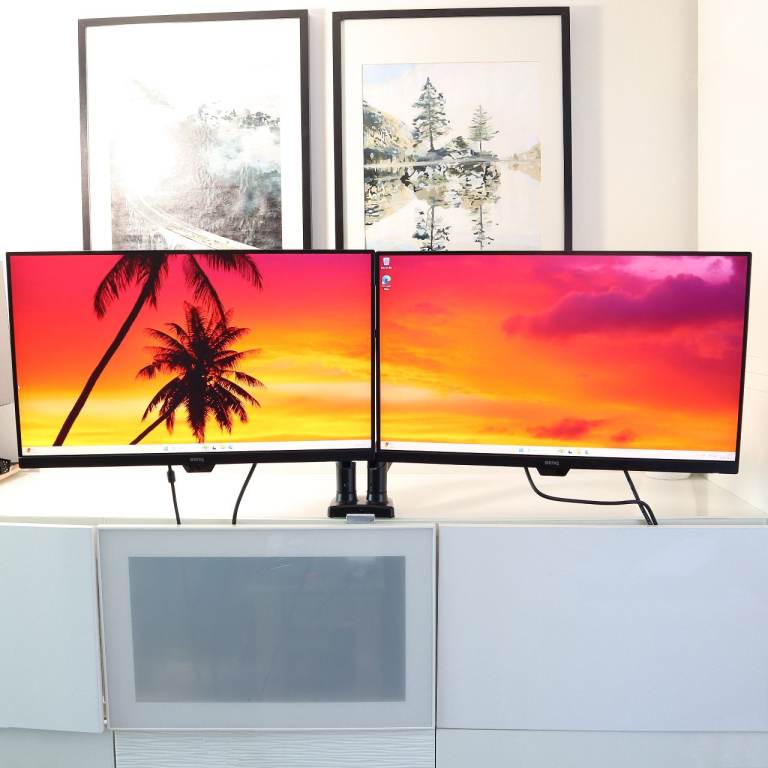 Dual Monitor setup 27 inch BENQ FHD 1080p HDMI