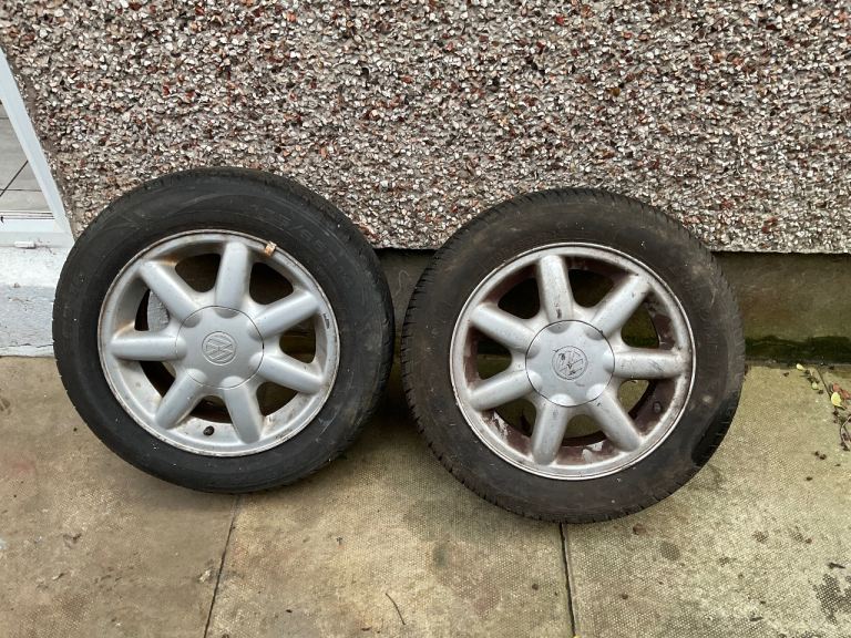 VW alloy wheels with tyres 